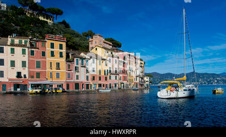 Calata Marconi mit seinen bunten Häusern. Typische Ansicht von Portofino, berühmten ligurischen Dorf Stockfoto