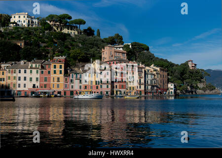 Calata Marconi mit seinen bunten Häusern. Typische Ansicht von Portofino, berühmten ligurischen Dorf Stockfoto