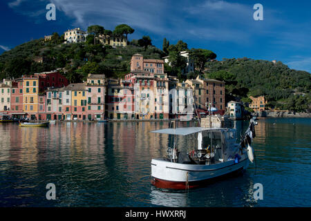 Calata Marconi mit seinen bunten Häusern. Typische Ansicht von Portofino, berühmten ligurischen Dorf Stockfoto