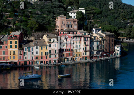 Calata Marconi mit seinen bunten Häusern. Typische Ansicht von Portofino, berühmten ligurischen Dorf Stockfoto