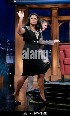 Schauspielerin Mindy Kaling während ein Segment der 'Late Late Show with Craig Ferguson"bei CBS Television City in Los Angeles, Kalifornien am 10. September 2009. Foto von Francis Specker Stockfoto