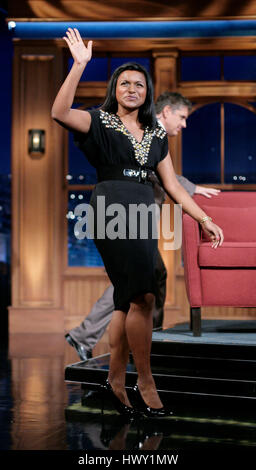 Schauspielerin Mindy Kaling während ein Segment der 'Late Late Show with Craig Ferguson"bei CBS Television City in Los Angeles, Kalifornien am 10. September 2009. Foto von Francis Specker Stockfoto