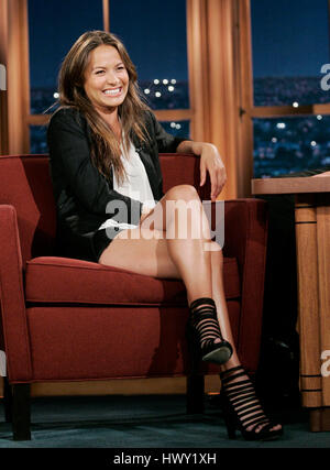 Schauspielerin Moon Bloodgood während ein Segment der 'The Late Late Show with Craig Ferguson"bei CBS Television City in Los Angeles, am 23. April 2009. Foto von Francis Specker Stockfoto