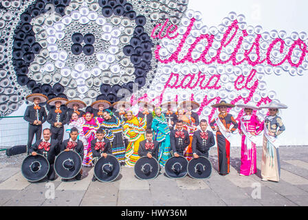 GUADALAJARA, Mexiko - AUG 28: Tänzer Teilnahme am 23. internationalen Mariachi & Charros Festival in Guadalajara Mexiko am 28. August 2016. Stockfoto