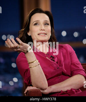 Schauspielerin Kristin Scott Thomas während ein Segment der 'The Late Late Show with Craig Ferguson"bei CBS Television City in Los Angeles am Dienstag, 13. Januar 2009. Foto von Francis Specker Stockfoto