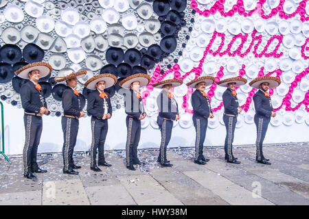 GUADALAJARA, Mexiko - AUG 28: Tänzer Teilnahme am 23. internationalen Mariachi & Charros Festival in Guadalajara Mexiko am 28. August 2016. Stockfoto