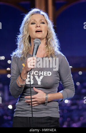 Sängerin Shelby Lynne Perfroms während ein Segment der 'The Late Late Show with Craig Ferguson"bei CBS Television City am 3. September 2008 in Los Angeles, Kalifornien. Foto von Francis Specker Stockfoto