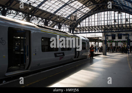 Zum Bahnhof von Brighton, 2016. Stockfoto