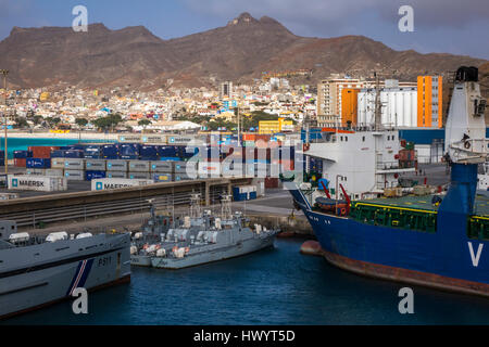 Schifffahrt im Hafen von Mindelo, Sao Vicente, Kap Verde Inseln Stockfoto