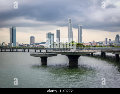 Cinta Costera Aussichtspunkt mit Skyline Blick - Panama City, Panama Stockfoto