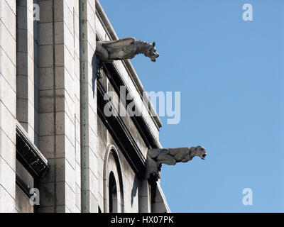 Wasserspeier an der Basilika Sacré-Coeur in Paris Stockfoto