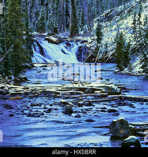 Lewis River Falls im Yellowstone-Nationalpark, Wyoming, Stockfoto