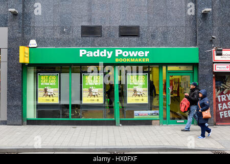 Paddy Power Sportwetten Geschäft im Stadtzentrum von Birmingham, UK. Stockfoto