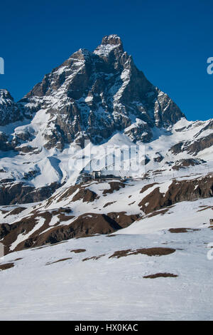 Blick vom Plateau Rosa über das Matterhorn-Tal und seine Hänge Stockfoto