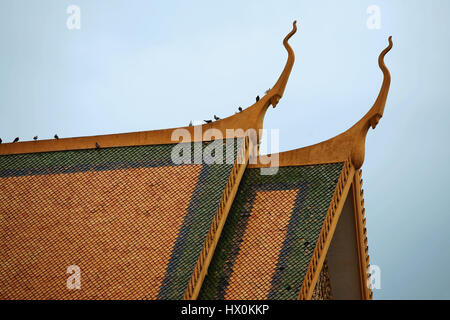 Dach-Detail der Thronsaal (Preah Timeang Tevea Vinicchay), Königspalast, Phnom Penh, Kambodscha Stockfoto