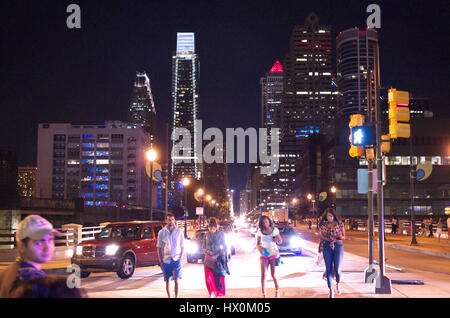 Philly Nachtleben von 30th Street Station Stockfoto