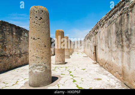 Gruppe von Spalten, Ruine Palast Mitla, Oaxaca, Mexiko Stockfoto