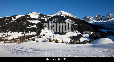 Mittelberg im Winter, Kleinwalsertal, Allgäuer Alpen, Vorarlberg, Österreich Stockfoto