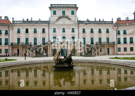 Das Rokoko-Schloss Esterhazy in Fertod gelegen, auch genannt das ungarische Versailles Stockfoto