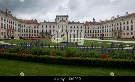 Das Rokoko-Schloss Esterhazy in Fertod gelegen, auch genannt das ungarische Versailles Stockfoto