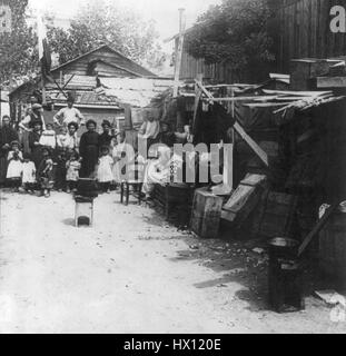 Erdbeben von 1908 Messina Kochen einer Mahlzeit Flüchtlinge camp Stockfoto