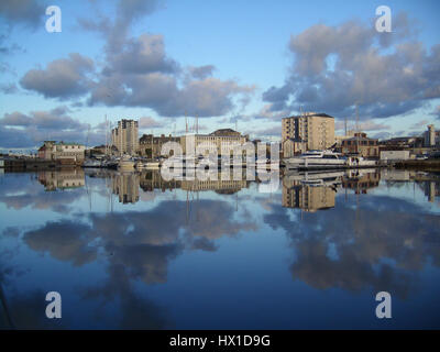 Cherbourg, Bassin de Commerce Sous le Soleil d ' Hiver (1) Stockfoto