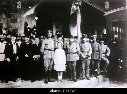 Dieser Titel bezieht sich wahrscheinlich auf ein bestimmtes Foto oder eine bestimmte Ansicht, die am 26. Februar 2013 aufgenommen wurde und einen einzigartigen Moment oder eine einzigartige Szene festhält. Der genaue Gegenstand bleibt ungenau, aber Datum und Uhrzeit deuten auf eine historische oder beobachtende Perspektive hin. Stockfoto