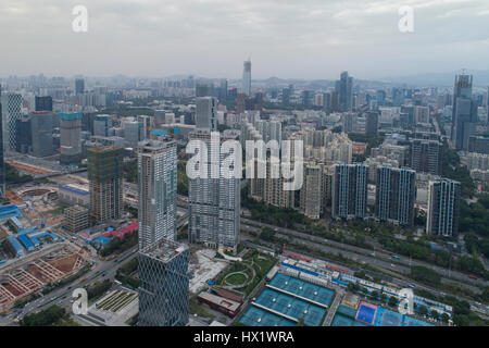 Luftaufnahme, Blick auf Houhai und die südlichen Nanshan District, ein und kommen finanzielle und Tech-Bereich. Shenzhen, Guangdong, China Stockfoto