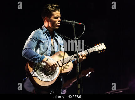 JJ Julius Son führt Lead-Sänger der isländischen Indie-Rock-Band Kaleo im Konzert in London, Kanada am 22. März 2017. Stockfoto