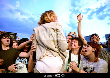 BARCELONA - 30 Mai: Foxygen (Band) in Konzert im Primavera Sound Festival 2015 am 30. Mai 2015 in Barcelona, Spanien. Stockfoto