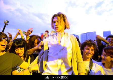 BARCELONA - 30 Mai: Foxygen (Band) in Konzert im Primavera Sound Festival 2015 am 30. Mai 2015 in Barcelona, Spanien. Stockfoto