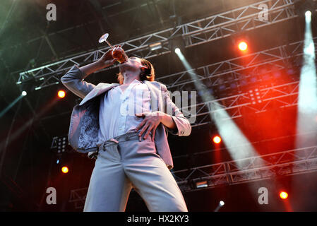 BARCELONA - 30 Mai: Foxygen (Band) in Konzert im Primavera Sound Festival 2015 am 30. Mai 2015 in Barcelona, Spanien. Stockfoto