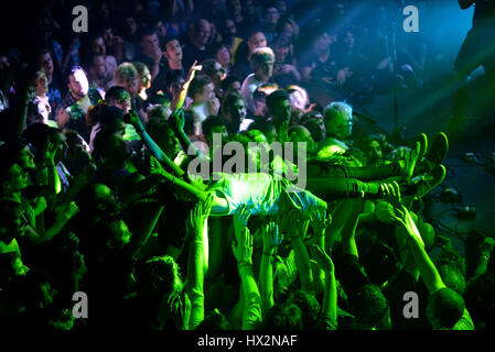 BARCELONA - 1 JUN: Publikum bei Primavera Sound Festival 2015 am 1. Juni 2015 in Barcelona, Spanien. Stockfoto