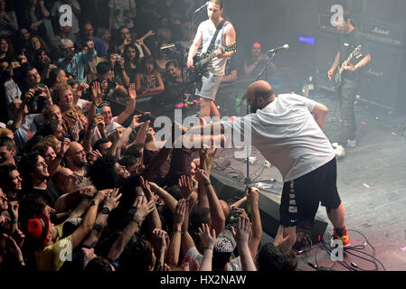 BARCELONA - 1 JUN: Publikum bei Primavera Sound Festival 2015 am 1. Juni 2015 in Barcelona, Spanien. Stockfoto