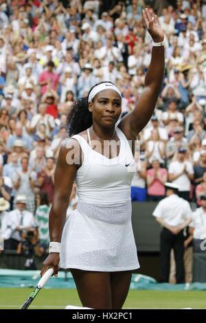 SERENA WILLIAMS feiert VIC der WIMBLEDON CHAMPIONSHIPS 20 der ALL ENGLAND TENNIS CLUB WIMBLEDON LONDON ENGLAND 03 Juli 20 Stockfoto