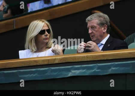 ENGLAND-MANAGER ROY HODGSON WA der WIMBLEDON CHAMPIONSHIPS 20 der ALL ENGLAND TENNIS CLUB WIMBLEDON LONDON ENGLAND 30 Juni 20 Stockfoto