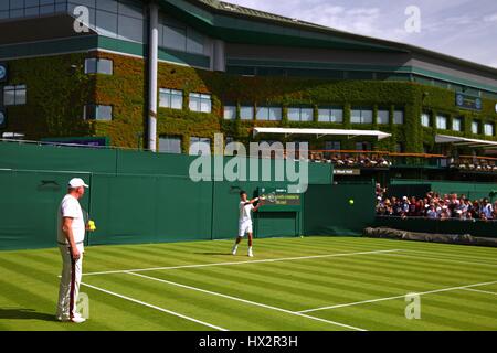 BORIS BECKER Uhren NOVAK DJO der WIMBLEDON CHAMPIONSHIPS 20 der ALL ENGLAND TENNIS CLUB WIMBLEDON LONDON ENGLAND 29 Juni 20 Stockfoto