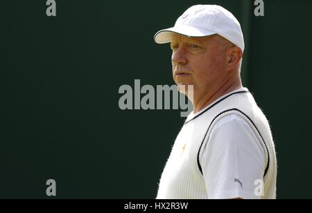 BORIS BECKER Uhren NOVAK DJO Serbien der ALL ENGLAND TENNIS CLUB WIMBLEDON LONDON ENGLAND 29. Juni 2015 Stockfoto