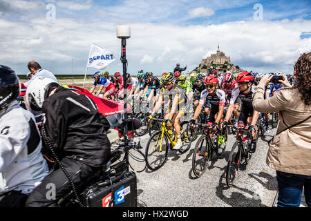 Mont-Saint-Michel (Mont Saint Michel): start der Tour de France 2016 mehrere Fahrrad-Etappenrennen (2016/07/02) Stockfoto