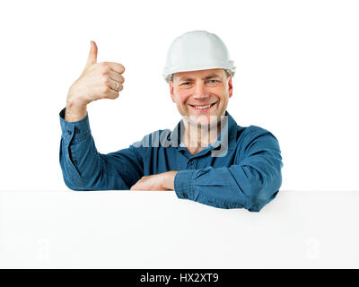 Mann in einen Arbeitshelm zeigt Geste "OK" Stockfoto