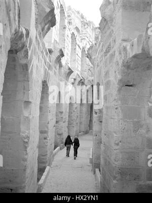 Innenraum des Kolosseums El Jem in zentralen Tunesien, Nordafrika Stockfoto