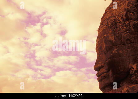 Buddha-Statue im Profil an der Bayon-Tempel. Siem Reap, Kambodscha Stockfoto