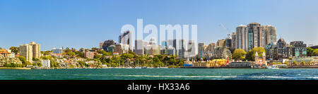 Panorama von North Sydney central Business District mit Lavender Bay und Luna Park Stockfoto