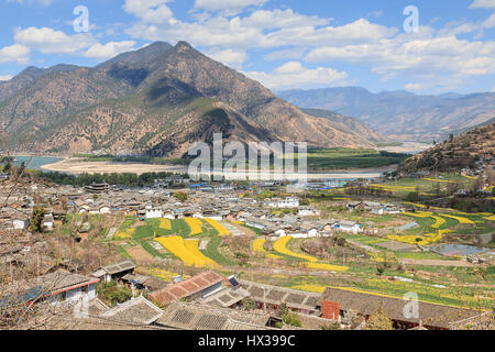 ShiGu Dorf nahe Lijiang, Luftbild. ShiGu in Yunnan, China, und war Teil der südlichen Seidenstraße oder ChaMa GuDao Stockfoto