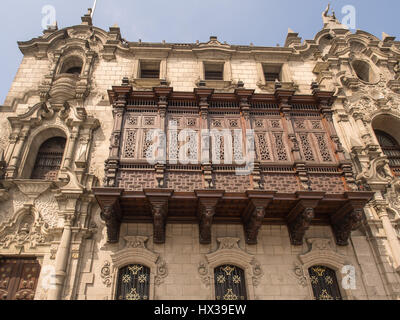 Lima, Peru - 27. Mai 2016: Schönen, historischen Gebäude nahe dem Hauptplatz der Stadt. Stockfoto