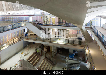 Innenansicht der wichtigsten Atrium im Bau. Design Museum im Bau, London, Vereinigtes Königreich. Architekt: John Pawson Architects, 2016. Stockfoto