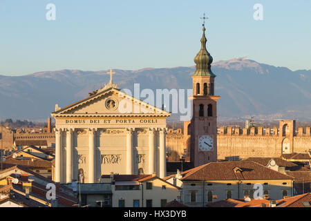 Ansicht von Cittadella, mittelalterlichen Mauern umgebene Stadt in Italien. Italienische verstärkt Stadt. Reisen-Wahrzeichen Stockfoto