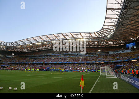 Nizza, Frankreich - 22. Juni 2016: Panoramablick auf Allianz Riviera Stade de Nice-Stadion vor der UEFA EURO 2016 Spiel Schweden / Belgien Stockfoto