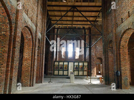 Signagi, Georgia - geschickt 16, 2016: Inside Of St.Nino Kirche im Bau im Kloster der heiligen Nino in Bodbe. Dom war im Cen IV gebaut. Stockfoto