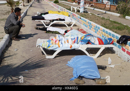 Istanbul, Türkei. 24. März 2017. Foto aufgenommen am 24. März 2017 zeigt Leichen der Opfer der Flüchtling an der ägäischen Küste der Türkei. Elf Flüchtlinge ertrunken am Freitag wenn ihr Boot ägäischen Küste der Türkei beim Versuch kenterte, eine griechische Insel erreichen türkische Medien berichteten. Bildnachweis: DHA-Latif Sansur/Depo Fotos/Xinhua/Alamy Live News Stockfoto